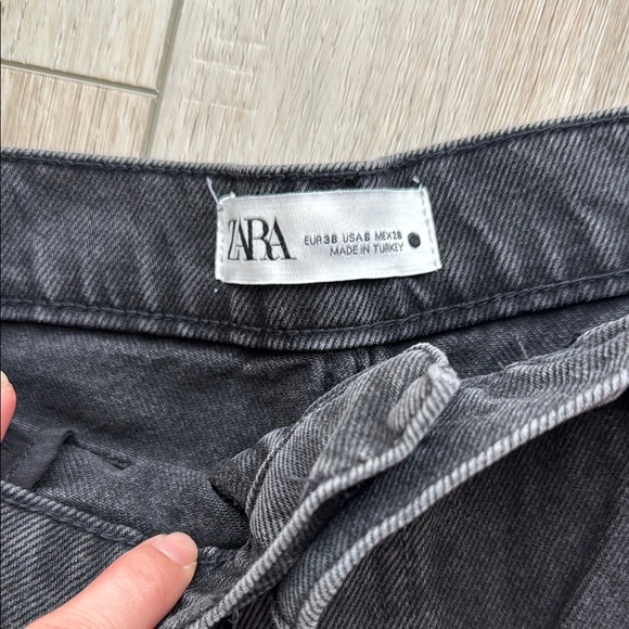 Zara women’s Black Cargo Pants - Picture 3 of 4